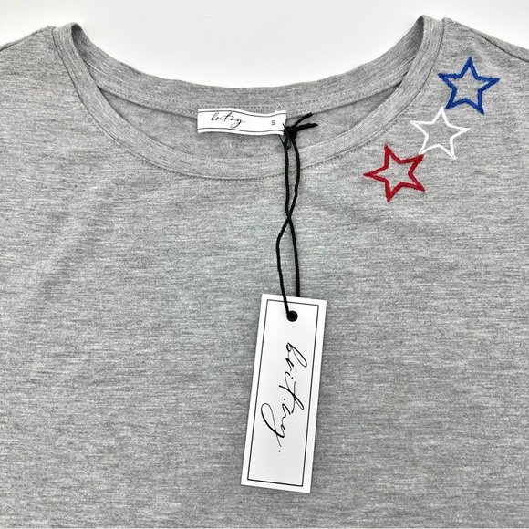 BRIT.NY Gray Star Embellished Tee Size Small NWT - Picture 2 of 10